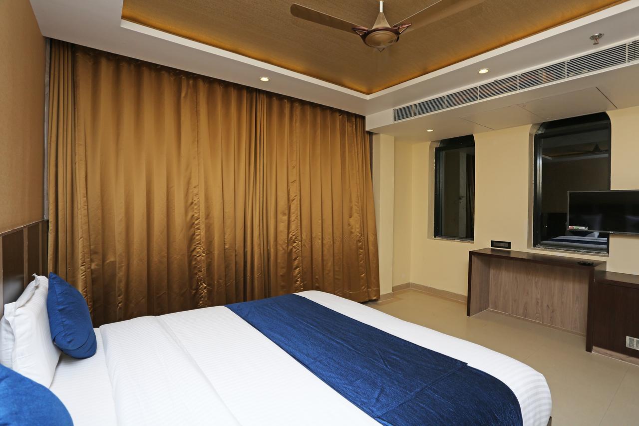 Hotel Golden Orchid Бхубанешвар Екстериор снимка
