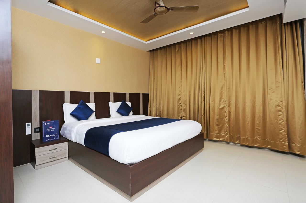 Hotel Golden Orchid Бхубанешвар Екстериор снимка